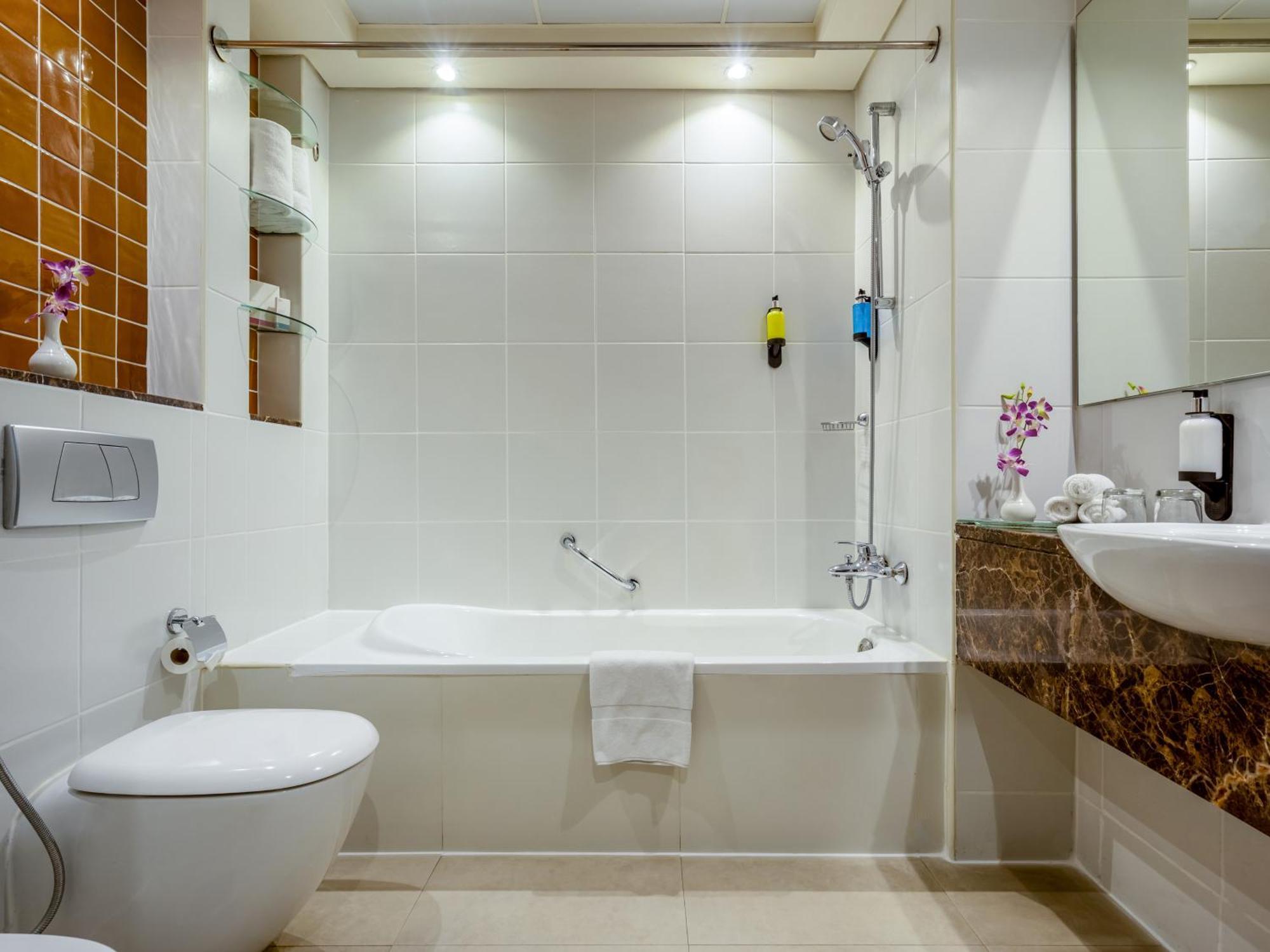 Studio Apartment Kitchen & Balcony – Monthly